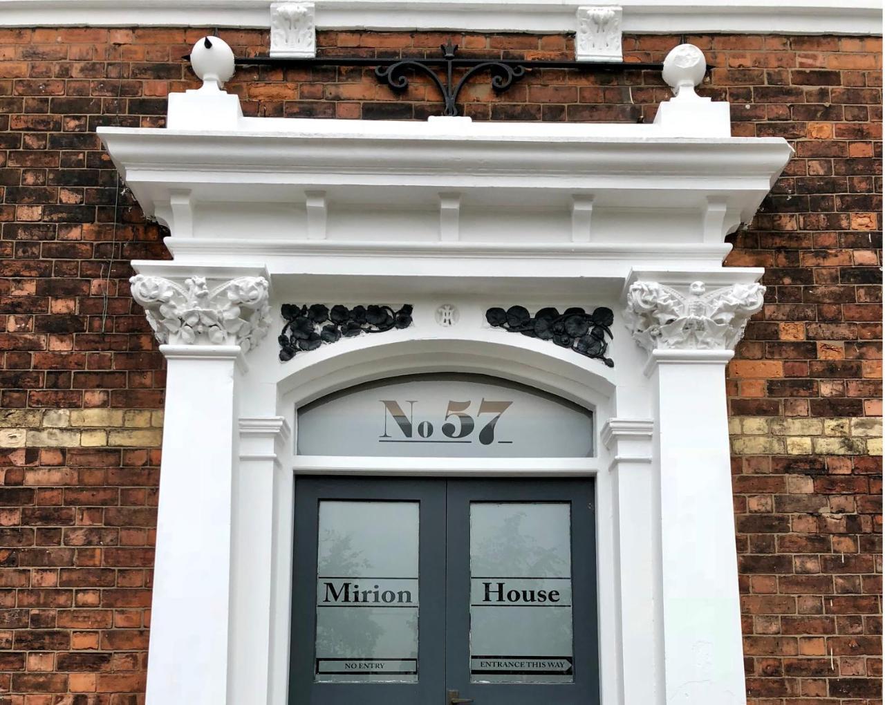 No57 Aparthotel Crewe Exterior foto